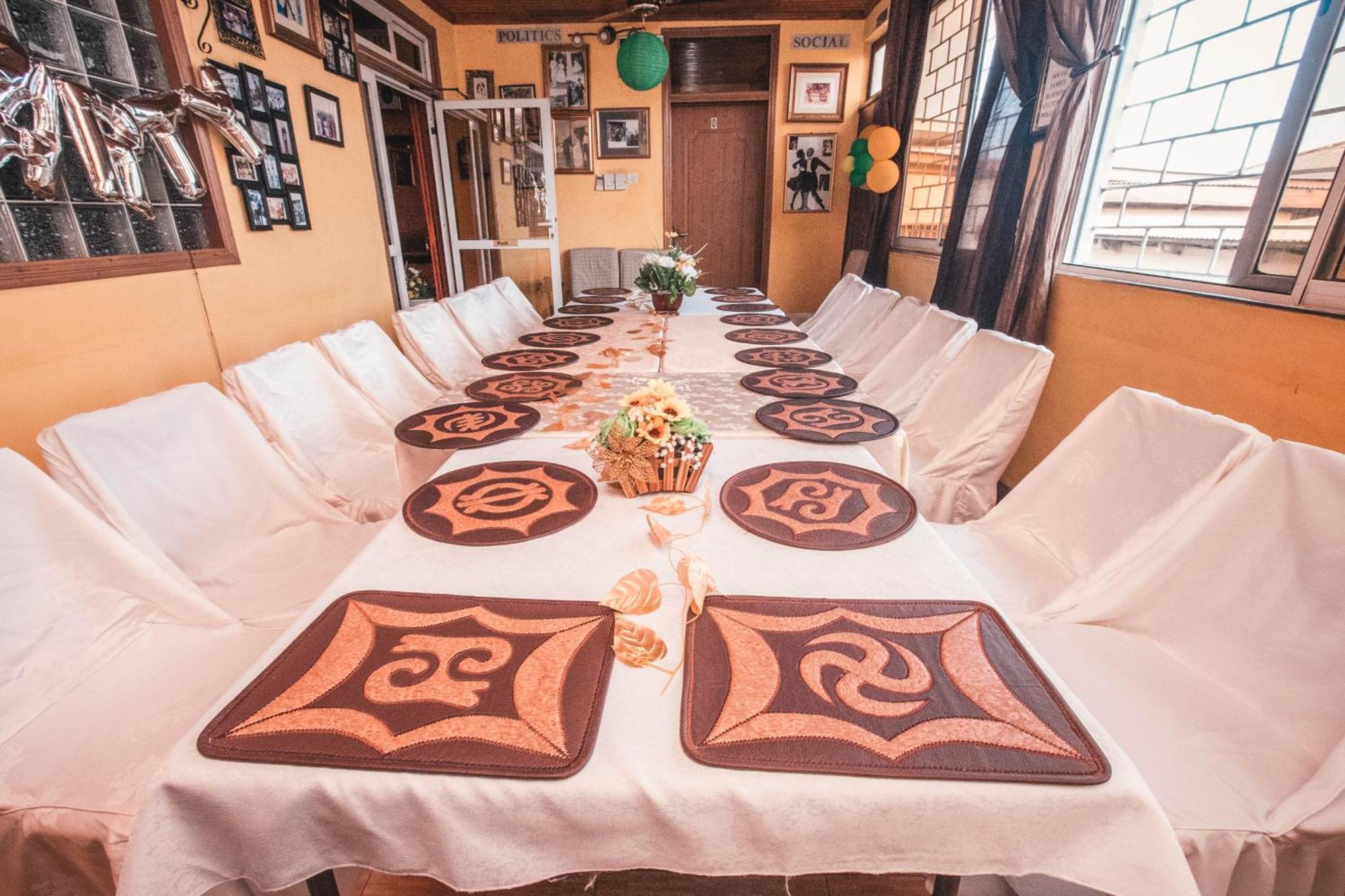 Jesiwa B'S Little Palace Акра Екстериор снимка